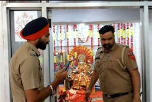 ਮੰਦਰੋਂ ’ਚੋਂ ਗਹਿਣੇ ਤੇ ਬਾਹਰੋਂ ਸਕੂਟਰ ਚੋਰੀ