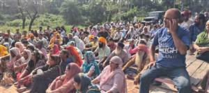 ਕੰਟਰੈਕਟ ਕਾਮਿਆਂ ਵੱਲੋਂ ਥਰਮਲ ਪਲਾਂਟ ਦੇ ਮੇਨ ਗੇਟ ’ਤੇ ਧਰਨਾ