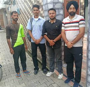 ਰਾਊਂਡ ਗਲਾਸ ਫਾਊਂਡੇਸ਼ਨ ਦੀ ਟੀਮ ਵੱਲੋਂ ਸਰਵੇ