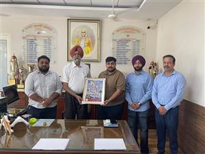ਜਰੂਰੀ)----- ਸਰਫਰੋਸ਼ ਰੰਗ ਮੰਚ ਵੱਲੋਂ ਪ੍ਰਿੰਸੀਪਲ ਡਾ. ਬਿਕਰਮਜੀਤ ਸਿੰਘ ਦਾ ਸਨਮਾਨ