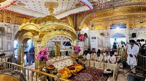 ਸੰਗਰਾਂਦ ਦੇ ਦਿਹਾੜੇ ’ਤੇ ਸ੍ਰੀ ਦਰਬਾਰ ਸਾਹਿਬ ਤਰਨਤਾਰਨ ਪੁੱਜੀ ਹਜ਼ਾਰਾਂ ਸੰਗਤ