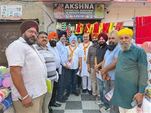 ਘਰ-ਘਰ ਪੁੱਜੇ ਸ਼੍ਰੋਮਣੀ ਅਕਾਲੀ ਦਲ ਦੇ ਆਗੂ ਤੇ ਵਰਕਰ