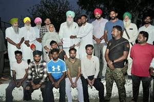 ਸਪੀਕਰ ਸੰਧਵਾਂ ਨੇ ਸਿਰਸਿੜੀ ’ਚ ਜਿਮ ਲਈ ਡੇਢ ਲੱਖ ਰੁਪਏ ਦਾ ਚੈੱਕ ਦਿੱਤਾ