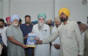 ਸਿੱਖਾਂਵਾਲਾ ਤੇ ਚਮੇਲੀ ਦੇ ਲਾਲ ਲਕੀਰ ਵਸਨੀਕਾਂ ਨੂੰ ਮਿਲੇ ਮਾਲਕੀ ਹੱਕਾਂ ਦੇ ਦਸਤਾਵੇਜ਼