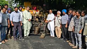 ਵਾਰਡ ਨੰਬਰ 38 ’ਚ ਸੜਕਾਂ ਦੇ ਨਿਰਮਾਣ ਦਾ ਕੰਮ ਜ਼ੋਰਾਂ ’ਤੇ : ਜੁਨੇਜਾ