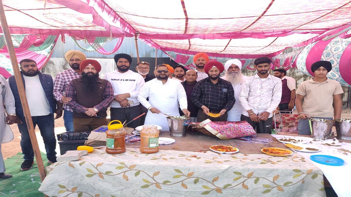 ਸੰਗਰਾਂਦ ਦੇ ਪਵਿੱਤਰ ਦਿਹਾੜੇ ਮੌਕੇ ਲੰਗਰ ਲਾਇਆ