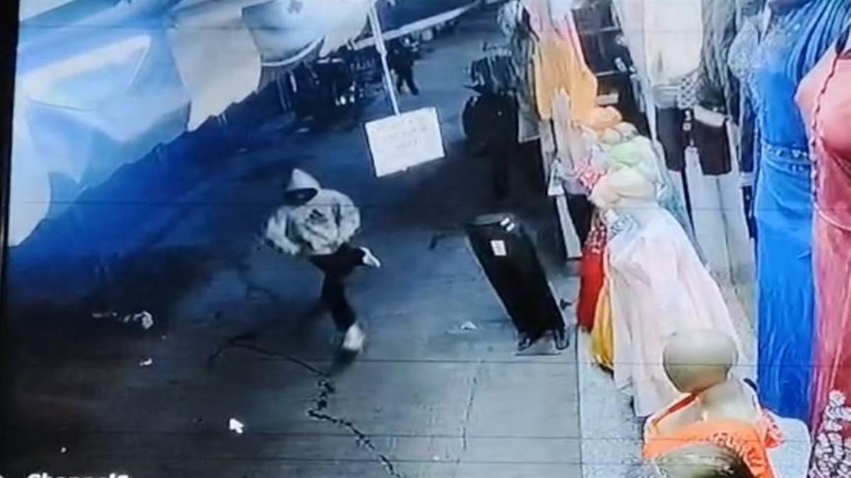 Naveen Arora Murder Case : ਕਾਤਲਾਂ ਤੋਂ ਕੁੱਝ ਕਦਮ ਦੀ ਦੂਰੀ ’ਤੇ ਪੁਲਿਸ, ਸੀਸੀਟੀਵੀ ਫੁਟੇਜ ਜ਼ਰੀਏ ਸ਼ੂਟਰਾਂ ਦੀ ਨੱਪੀ ਪੈੜ