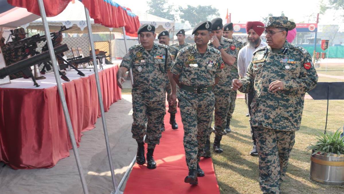 Gurdaspur News : ਬੀਐੱਸਐੱਫ ਜਵਾਨ ਧੁੰਦ ਤੇ ਸ਼ੁਰੂਆਤੀ ਦੌੜ ਤੋਂ ਪਹਿਲਾਂ ਹੀ ਸਰਹੱਦ 'ਤੇ ਚੌਕਸ : ਆਈਜੀ ਅਤੁਲ ਫੂਲਜਲੇ