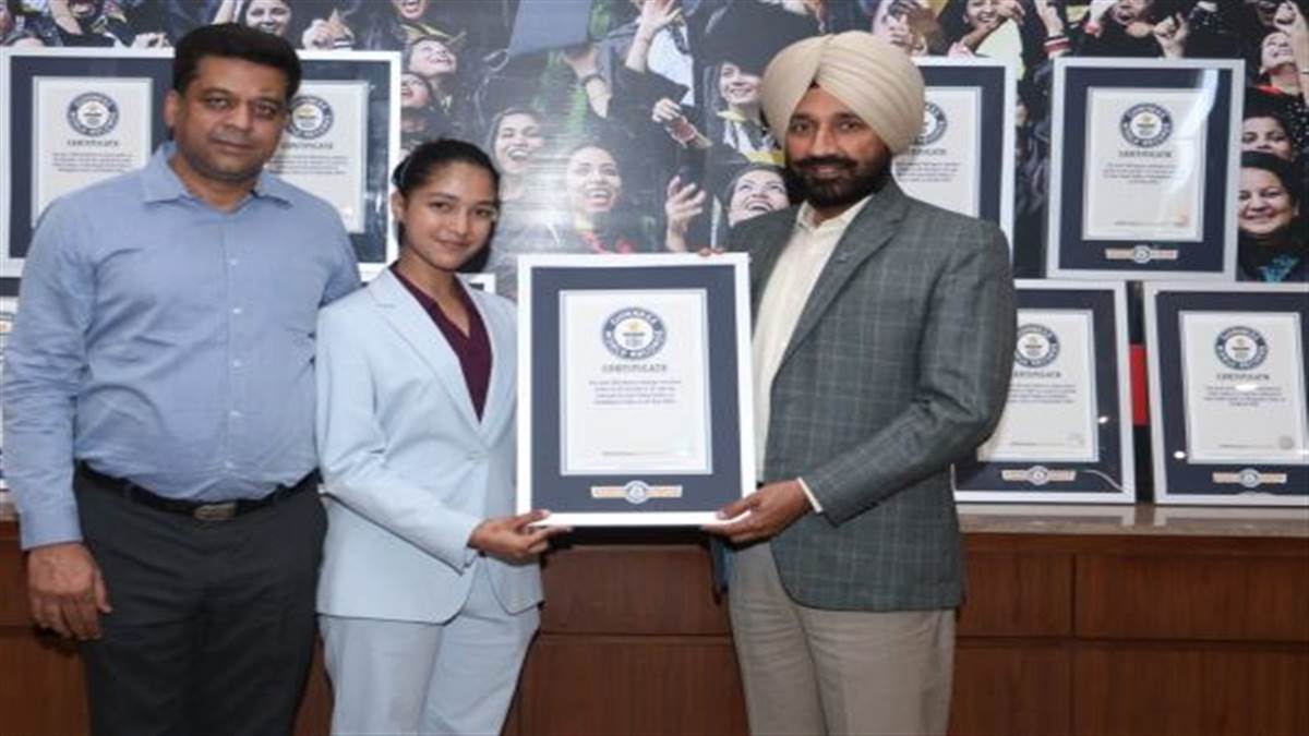 Mohali News : ਛੋਟੀ ਉਮਰ ਵੱਡਾ ਕਾਰਨਾਮਾ, 17 ਸਾਲ ਦੀ ਜਾਨਵੀ ਜਿੰਦਲ ਨੇ ਸਕੇਟਿੰਗ 'ਚ 11 ਗਿੰਨੀਜ਼ ਰਿਕਾਰਡ ਬਣਾ ਕੇ ਤੋੜੇ ਸਾਰੇ ਪੁਰਾਣੇ ਰਿਕਾਰਡ