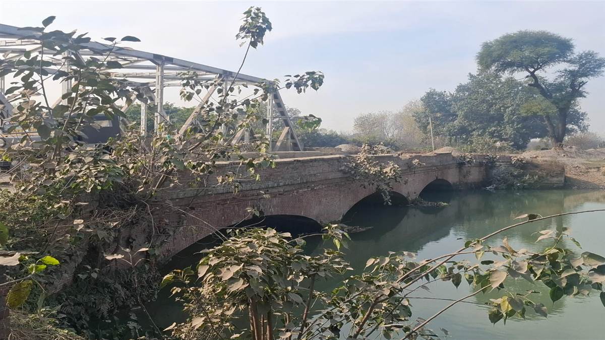 ਵੱਲਾ, ਗੁਮਟਾਲਾ, ਇਸਲਾਮਾਬਾਦ ਤੇ ਫਤਿਹਗੜ੍ਹ ਸ਼ੁਕਰਚੱਕ ’ਚ ਪੁਲਾਂ ਦੀਆਂ ਰੇਲਿੰਗਾਂ ਥਾਂ-ਥਾਂ ਤੋਂ ਟੁੱਟੀਆਂ