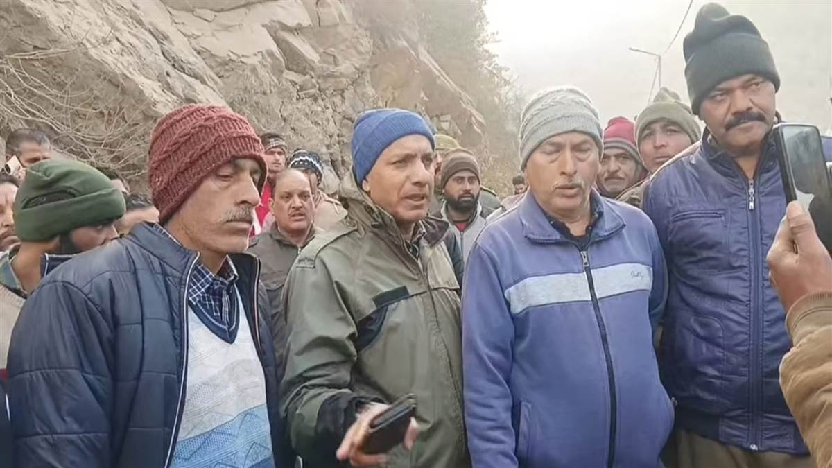 ਰੇਲਵੇ ਪ੍ਰੋਜੈਕਟ ਵਿਚ ਕੰਮ ਕਰ ਰਿਹਾ ਟਿੱਪਰ ਖੱਡ ’ਚ ਡਿਗਿਆ, ਚਾਲਕ ਦੀ ਮੌਤ