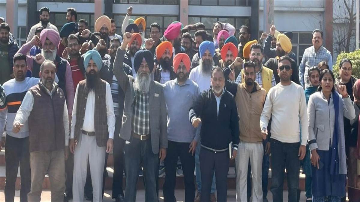 ਮਨਿਸਟ੍ਰੀਅਲ ਮੁਲਾਜ਼ਮਾਂ ਨੇ ਕੀਤਾ ਸਰਕਾਰ ਖ਼ਿਲਾਫ਼ ਰੋਸ ਪ੍ਰਦਰਸ਼ਨ
