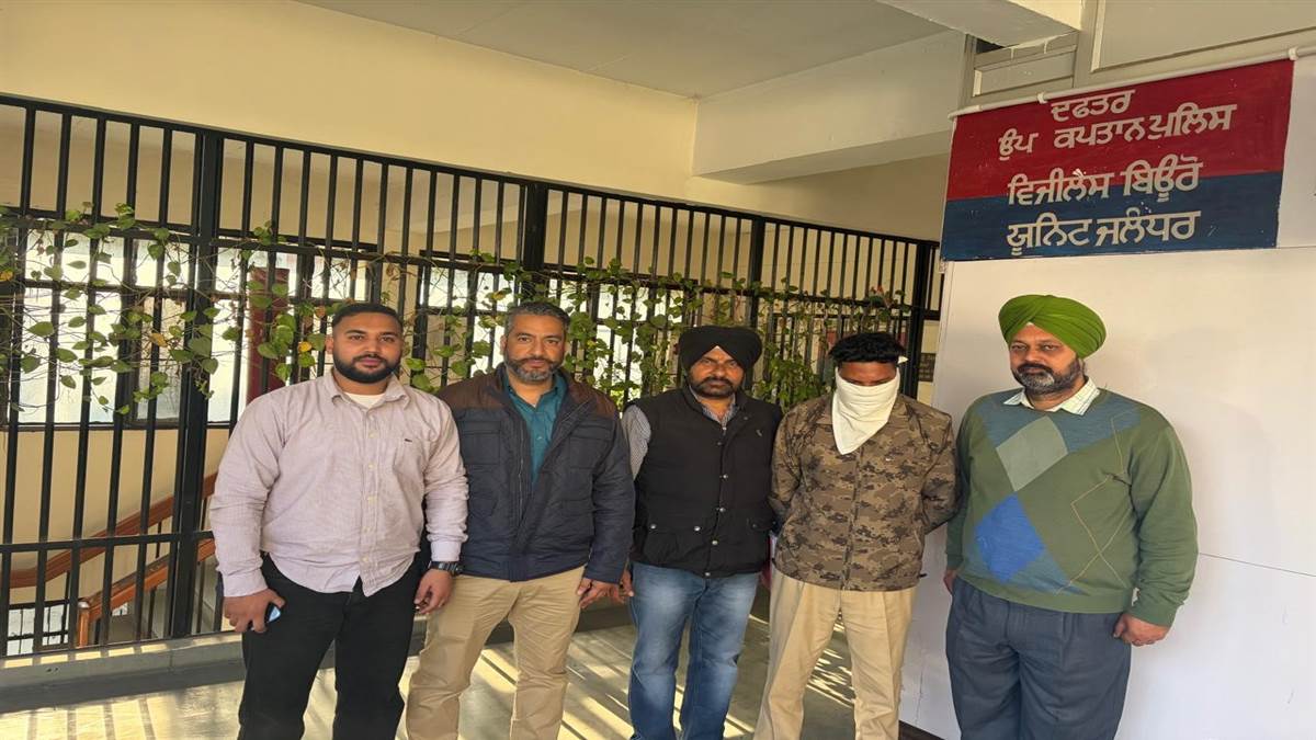 ਨਾਇਬ ਕੋਰਟ ਨੂੰ 8000 ਰੁਪਏ ਦੀ ਵੱਢੀ ਲੈਂਦਾ ਕਾਬੂ