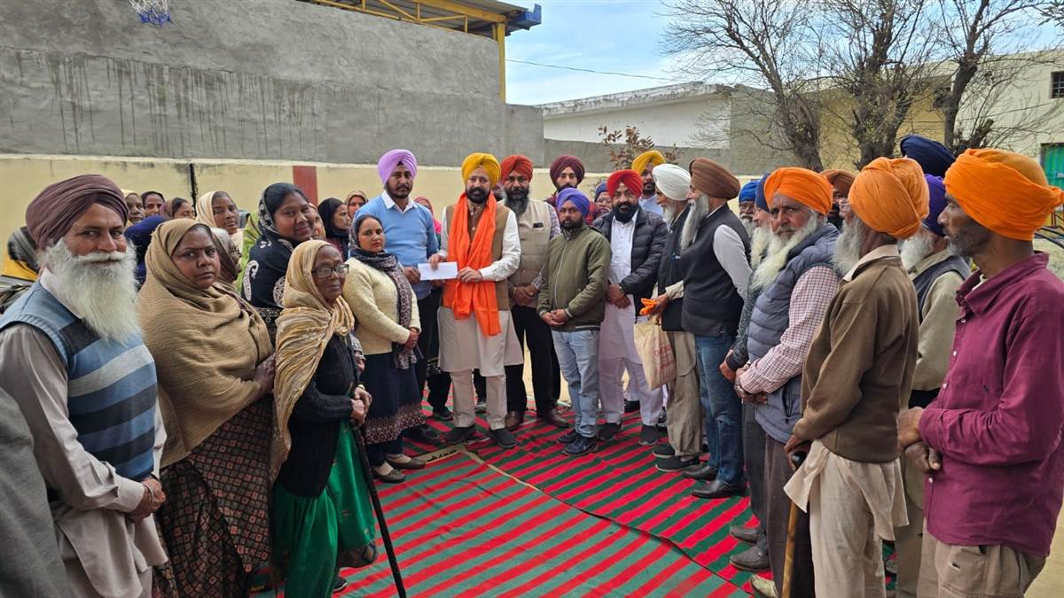 ਵਿਧਾਇਕ ਰਾਏ ਨੇ ਪਿੰਡਾਂ ’ਚ 15 ਲੱਖ ਰੁਪਏ ਦੇ ਚੈੱਕ ਵੰਡੇ
