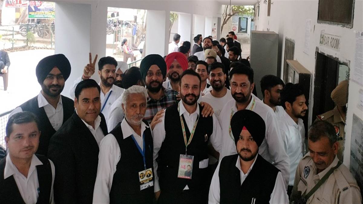 ਬਾਰ ਕੌਂਸਲ ਦੀਆਂ ਚੋਣਾਂ ਅਮਨ-ਅਮਾਨ ਨਾਲ ਸੰਪੰਨ : ਵਕੀਲਾਂ ਵਿਚ ਭਾਰੀ ਉਤਸ਼ਾਹ