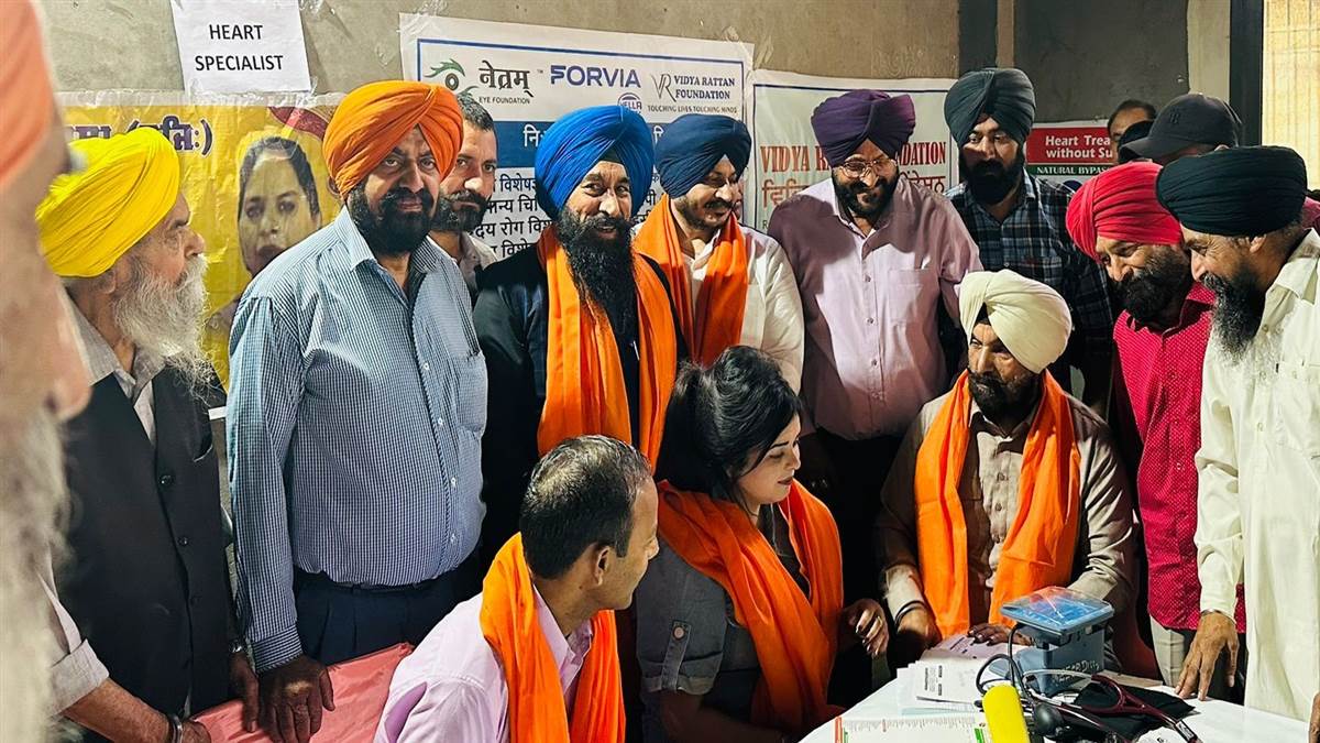 ਸੈਂਕੜੇ ਲੋਕਾਂ ਨੇ ਮੈਡੀਕਲ ਤੇ ਅੱਖਾਂ ਦੇ ਜਾਂਚ ਕੈਂਪ ਦਾ ਲਿਆ ਲਾਹਾ