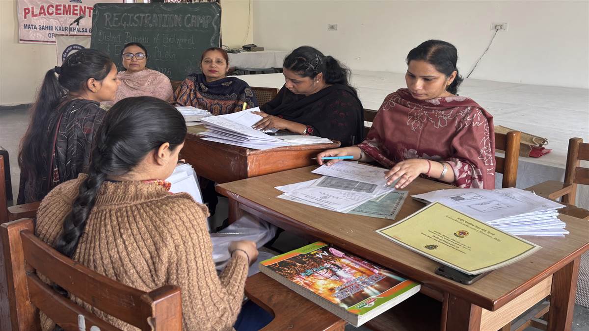 ਸੈਮੀਨਾਰ ਕਮ ਰਜਿਸਟਰੇਸ਼ਨ ਕੈਂਪ ਲਗਾਇਆ