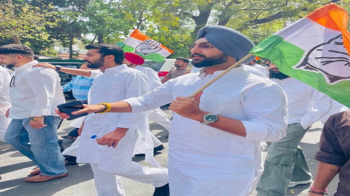 ਨੌਜਵਾਨ ਕਾਂਗਰਸੀਆਂ ਵੱਲੋਂ ਕੇਂਦਰ ਸਰਕਾਰ ਖ਼ਿਲਾਫ਼ ਰੋਸ ਪ੍ਰਦਰਸ਼ਨ