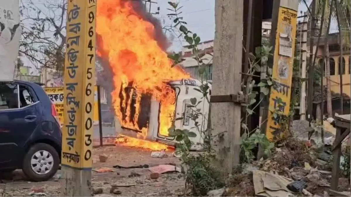 'ਔਰਤਾਂ ਬਹੁਤ ਡਰੀਆਂ ਹੋਈਆਂ ਹਨ', ਬੰਗਾਲ ’ਚ ਵਿਰੋਧ ਪ੍ਰਦਰਸ਼ਨਾਂ ਦੌਰਾਨ NCW ਮੁਖੀ ਪਹੁੰਚੇ ਕੋਲਕਾਤਾ ; ਮੁਰਸ਼ਿਦਾਬਾਦ ਹਿੰਸਾ ਪੀੜਤਾਂ ਨੂੰ ਮਿਲਣਗੇ