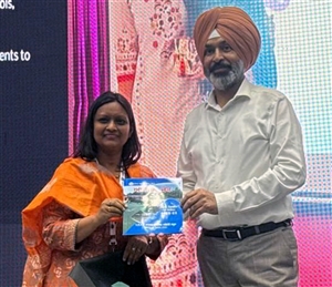 ਆਦਰਸ਼ ਸਕੂਲ ਦੇ ਮੈਗਜ਼ੀਨ ‘ਆਦਰਸ਼ ਜੋਤ’ ਦਾ 6ਵਾਂ ਐਡੀਸ਼ਨ ਰਿਲੀਜ਼