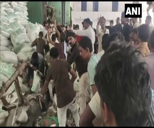 national at least 12 people killed after a wall collapsed in morbi Gujarat