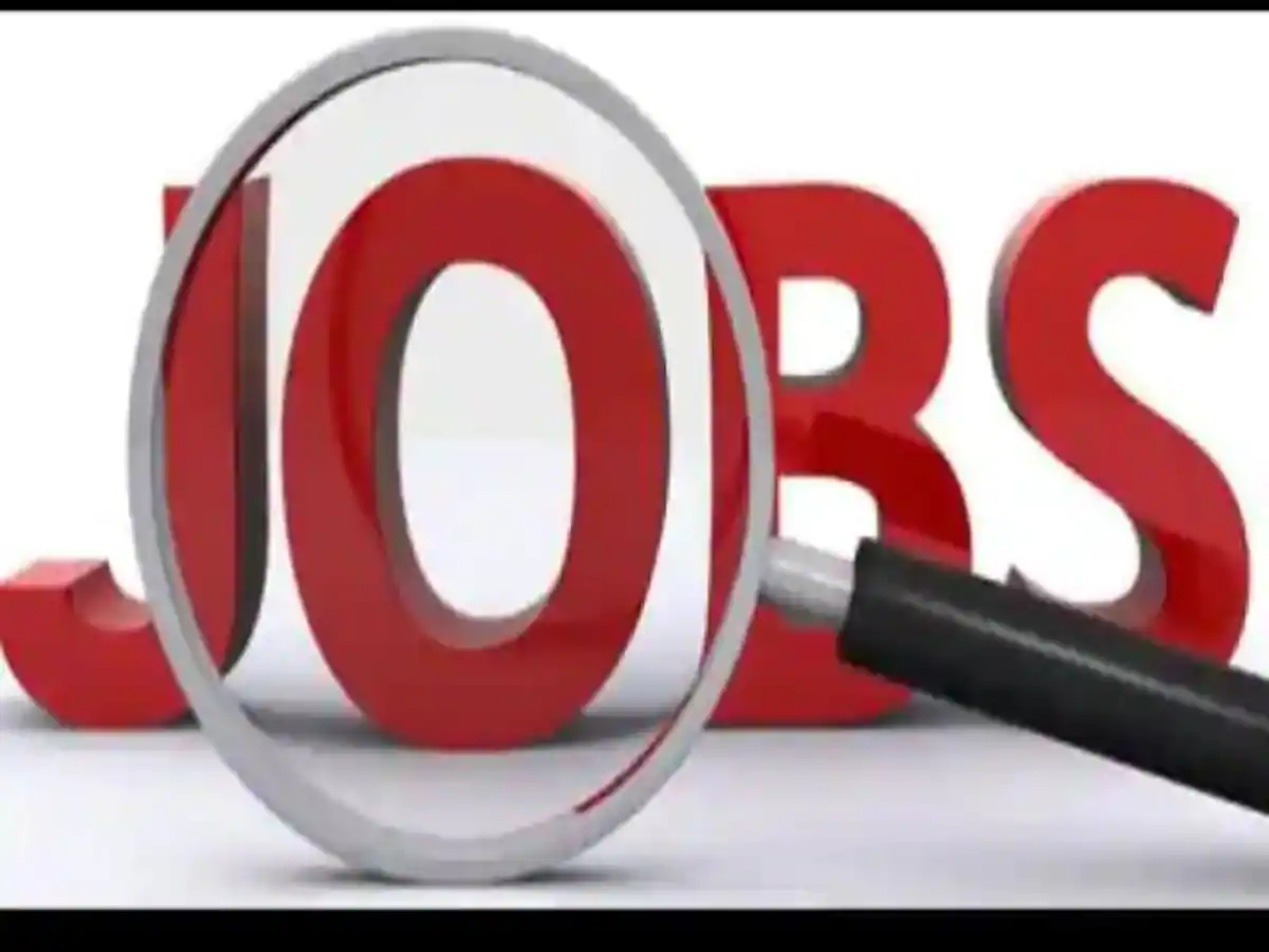 Raining Jobs As MNCs Set To Hire Over 2lac Employees in IndiaMNCs Deets Inside