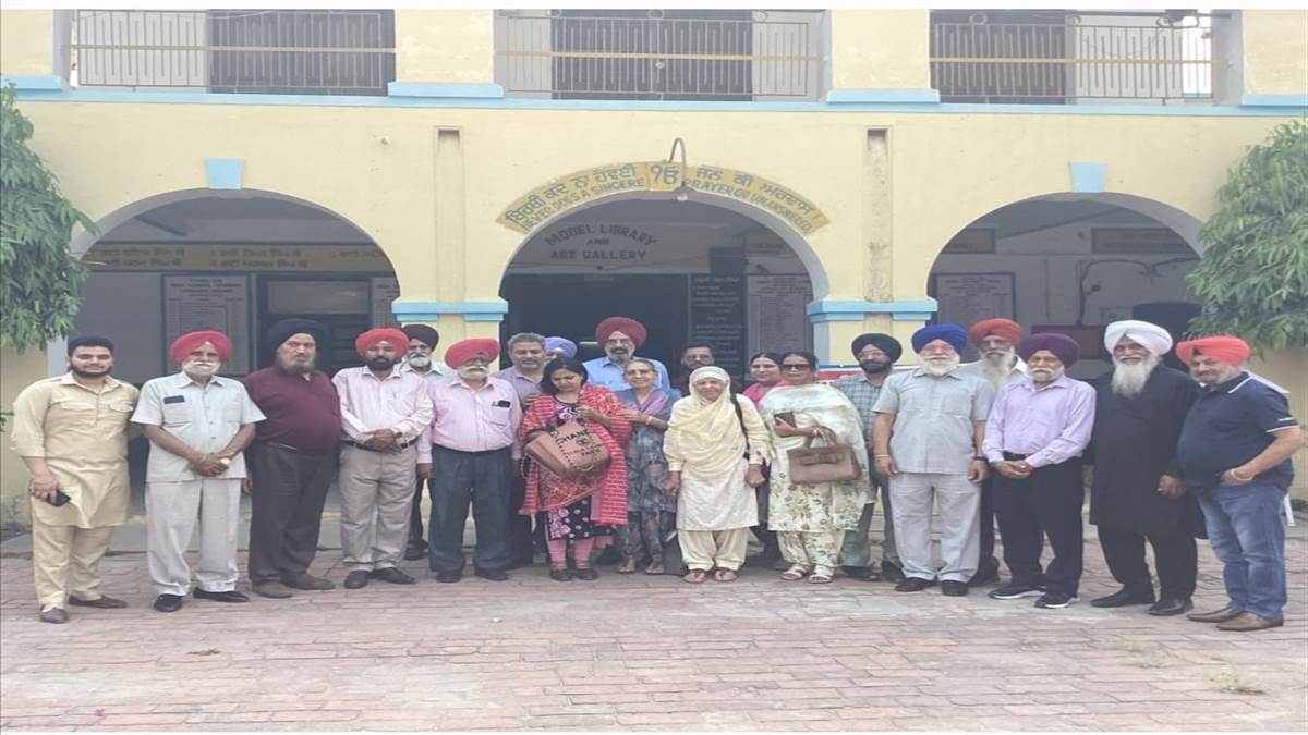 ਸੱਥ ਵੱਲੋਂ ਗੁਰਪ੍ਰੀਤ ਕੌਰ ਸੈਣੀ ਦਾ ਰੂ-ਬ-ਰੂ ਪ੍ਰੋਗਰਾਮ ਤੇ ਕਵੀ ਦਰਬਾਰ ਕਰਵਾਇਆ