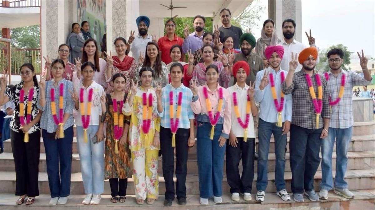 ਸੇਂਟ ਸੋਲਜਰ ਸਕੂਲ ਦਾ ਨਤੀਜਾ 100 ਫ਼ੀਸਦੀ ਰਿਹਾ