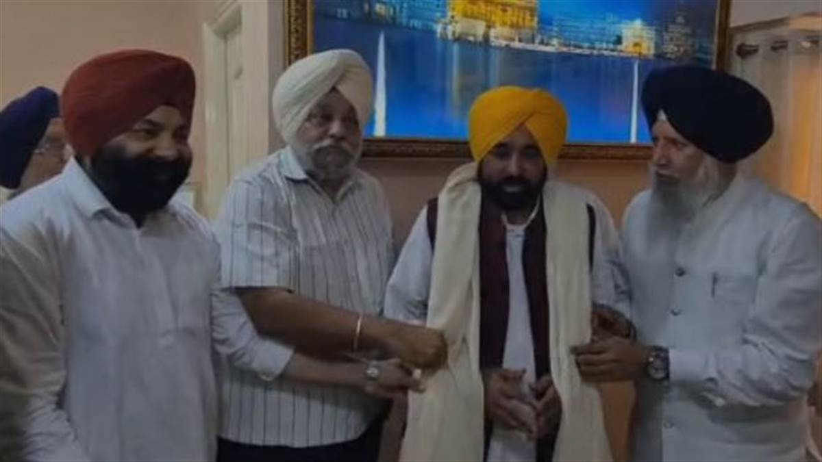 ਮੁੱਖ ਮੰਤਰੀ ਭਗਵੰਤ ਮਾਨ ਨੇ ਪਰਿਵਾਰ ਸਮੇਤ ਤਖ਼ਤ ਸ੍ਰੀ ਪਟਨਾ ਸਾਹਿਬ ਟੇਕਿਆ ਮੱਥਾ, ਦੇਸ਼ ’ਚ ਬਣੀ ਰਹੇ ਸ਼ਾਂਤੀ ਤੇ ਭਾਈਚਾਰੇ ਲਈ ਕੀਤੀ ਅਰਦਾਸ