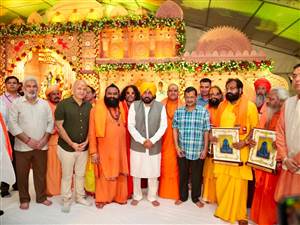ਹੁਣ 1 ਅਗਸਤ ਨੂੰ ਫੋਨ 'ਤੇ ਵੱਜੇਗੀ ਟੂੰ-ਟੂੰ, ਭਜਨ ਸੰਧਿਆ ਤੋਂ ਕੇਜਰੀਵਾਲ ਦਾ ਐਲਾਨ; ਕੈਲਾਸ਼ ਖੇਰ ਦੇ ਭਜਨਾਂ ਨੇ ਬੰਨ੍ਹਿਆ ਸਮਾਂ
