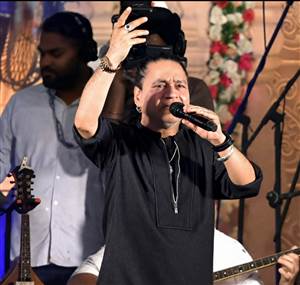 ਪਠਾਨਕੋਟ ’ਚ ‘ਇੱਕ ਸ਼ਾਮ ਭਗਵਾਨ ਸ਼ਿਵ ਦੇ ਨਾਮ’ ਭਜਨ ਸੰਧਿਆ ਦੌਰਾਨ ਕੇਜਰੀਵਾਲ ਤੇ ਭਗਵੰਤ ਮਾਨ ਨੇ ਕੀਤੀ ਸ਼ਿਰਕਤ
