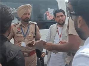 ਜਲੰਧਰ ਰੈਲੀ 'ਚ ਹੰਗਾਮਾ : VIP ਐਂਟਰੀ ਨੂੰ ਲੈ ਕੇ ਭਾਜਪਾ ਆਗੂ ਸੀਤਲ ਅੰਗੁਰਾਲ ਤੇ DSP ਵਿਚਾਲੇ ਤਿੱਖੀ ਬਹਿਸ; ਜਾਣੋ ਫਿਰ ਕੀ ਹੋਇਆ