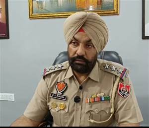 ਪੰਜਾਬ ਪੁਲਿਸ ਦੀ ਵੱਡੀ ਕਾਰਵਾਈ: ਕਰੋੜਾਂ ਦੀ ਫਿਰੌਤੀ ਮੰਗਣ ਦੇ ਇਲਜ਼ਾਮ ਹੇਠ ਸਾਬਕਾ SHO ਚੜ੍ਹਿਆ ਪੁਲਿਸ ਅੜਿੱਕੇ