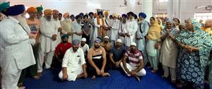 ਵਿਧਾਇਕ ਇਆਲੀ ਨੇ ਗੁ. ਪ੍ਰਬੰਧਕ ਕਮੇਟੀ ਨੂੰ 1 ਲੱਖ ਦੀ ਨਕਦੀ ਕੀਤੀ ਭੇਟ