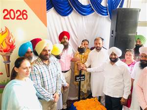ਖੇਡਾਂ ਵਤਨ ਪੰਜਾਬ ਦੀਆਂ-4 : ਮੁਹਾਲੀ ਵਿਖੇ ਮਸ਼ਾਲ ਮਾਰਚ ਦਾ ਸ਼ਾਨਦਾਰ ਸਵਾਗਤ, ਸੰਸਦ ਮੈਂਬਰ ਮਾਲਵਿੰਦਰ ਕੰਗ ਤੇ ਵਿਧਾਇਕ ਕੁਲਵੰਤ ਸਿੰਘ ਨੇ ਕੀਤੀ ਅਗਵਾਈ