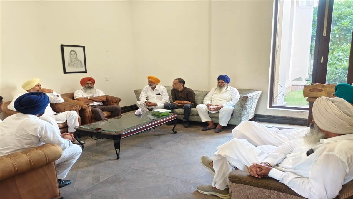 ਸ੍ਰੋਮਣੀ ਅਕਾਲੀ ਦਲ ਵਿਧਾਨ ਸਭਾ ਹਲਕਾ ਬਠਿੰਡਾ ਦਿਹਾਤੀ ਦੇ ਸਰਕਲ ਪ੍ਰਧਾਨਾਂ ਵੱਲੋਂ ਵਿਚਾਰਾਂ