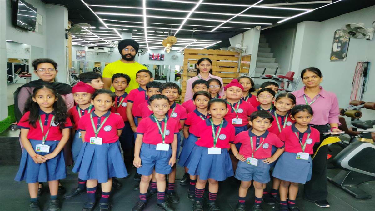 ਫ਼ਲਾਇੰਗ ਬਰਡਜ਼ ਸਕੂਲ ਮਾਨਸਾ ਦੇ ਵਿਦਿਆਰਥੀਆਂ ਨੂੰ ਜਿਮ ਵਿਜ਼ਿਟ ਕਰਵਾਇਆ