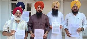 ਅਮਰਜੀਤ ਚਾਵਲਾ ’ਤੇ ਕਾਰਵਾਈ ਲਈ ਜਥੇਦਾਰ ਦੇ ਨਾਂ ਦਿੱਤਾ ਮੰਗ ਪੱਤਰ