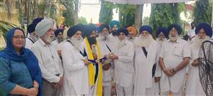 ਨੌਜਵਾਨ ਵਿਦੇਸ਼ ਜਾਣ ਦੀ ਬਜਾਏ ਆਪਣੀ ਮਿੱਟੀ ਨਾਲ ਜੁੜ ਕੇ ਕਿਰਤ ਕਰਨ : ਜਥੇਦਾਰ ਗੜਗੱਜ