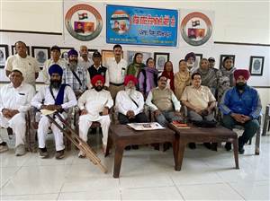 ਸਵਤੰਤਰਤਾ ਸੈਨਾਨੀਆਂ ਦੇ ਪਰਿਵਾਰਾਂ ਦੀਆਂ ਮੰਗਾਂ ਨੂੰ ਲੈ ਕੇ ਸਰਕਾਰ ਪ੍ਰਤੀ ਰੋਸ