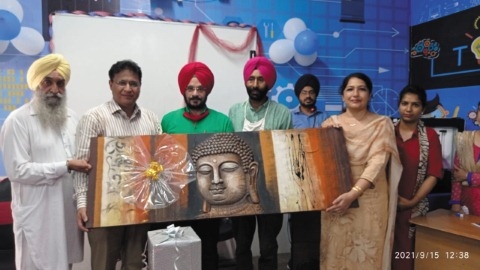 ਸਕੂਲ ਦੀ ਬਿਹਤਰੀ ਲਈ ਹਰ ਸੰਭਵ ਕੋਸ਼ਿਸ਼ ਕਰਦਾ ਰਹਾਂਗਾ : ਅਰੋੜਾ