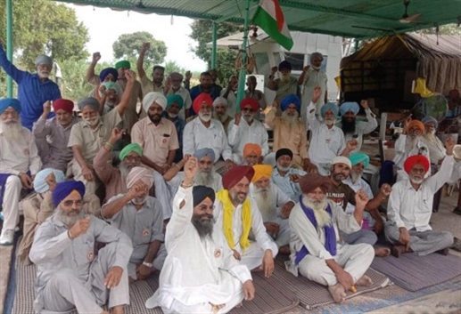 ਕਾਲੇ ਕਾਨੂੰਨ ਵਾਪਸ ਲੈਣ ਲਈ ਕੇਂਦਰ ਸਰਕਾਰ ਖਿਲਾਫ਼ ਦਿੱਤਾ ਧਰਨਾ