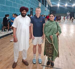 ਪੰਜਾਬੀ ਖਿਡਾਰੀਆਂ ਨੇ ਜਰਮਨ ਵਿਦਿਆਰਥੀ ਨੂੰ ਬਾਸਕਟਬਾਲ ਸਿੱਖਣ ਲਈ ਪ੍ਰੇਰਿਆ