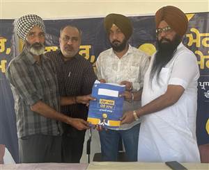 ‘ਮੇਰਾ ਘਰ ਮੇਰੇ ਨਾਮ’ ਯੋਜਨਾ ਤਹਿਤ ਕਾਰਡਾਂ ਦੀ ਵੰਡ