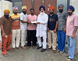 ਜਥੇਦਾਰ ਬਹਿਣੀਵਾਲ ਨੇ ਟੀਮ ਨੂੰ ਸੌਂਪਿਆ ਚੈੱਕ
