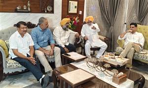 ਦਵਿੰਦਰ ਸਿੰਘ ਸੰਧੂ ਲਾਲੀ ਢਾਲਾ ਨੇ ਕੀਤੀ ਸਚਿਨ ਪਾਇਲਟ ਤੇ ਪਰਗਟ ਸਿੰਘ ਨਾਲ ਮੁਲਾਕਾਤ