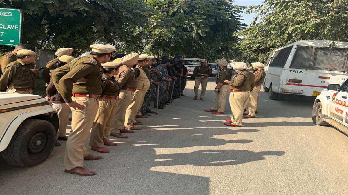 ਮੁਹਾਲੀ ਪੁਲਿਸ ਦਾ ਵਿਸ਼ੇਸ਼ 'ਕਾਸੋ' ਆਪਰੇਸ਼ਨ: ਸੈਕਟਰ 77 ਤੋਂ 8 ਸ਼ੱਕੀ ਵਿਅਕਤੀ ਹਿਰਾਸਤ ’ਚ ਲਏ, ਨਸ਼ੇ ਕਰਨ ਦੀ ਸੂਚਨਾ 'ਤੇ ਕਾਰਵਾਈ; ਕਾਬੂ ਕੀਤੇ ਚਾਰ ਪੁਰਸ਼ਾਂ ਅਤੇ ਚਾਰ ਔਰਤਾਂ ਦਾ ਡੋਪ ਟੈਸਟ ਜਾਰੀ