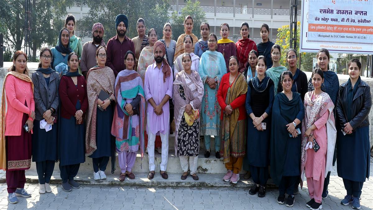 ਦਸਮੇਸ਼ ਕਾਲਜ਼ ਵਿਖੇ ਨੁੱਕੜ ਨਾਟਕਾਂ ਦੀ ਸਫ਼ਲ ਪੇਸ਼ਕਾਰੀ ਕੀਤੀ