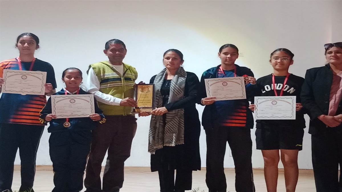 ਵਿਦਿਆਰਥਣਾਂ ਨੇ ਬੈਡਮਿੰਟਨ 'ਚ ਗੱਡੇ ਝੰਡੇ