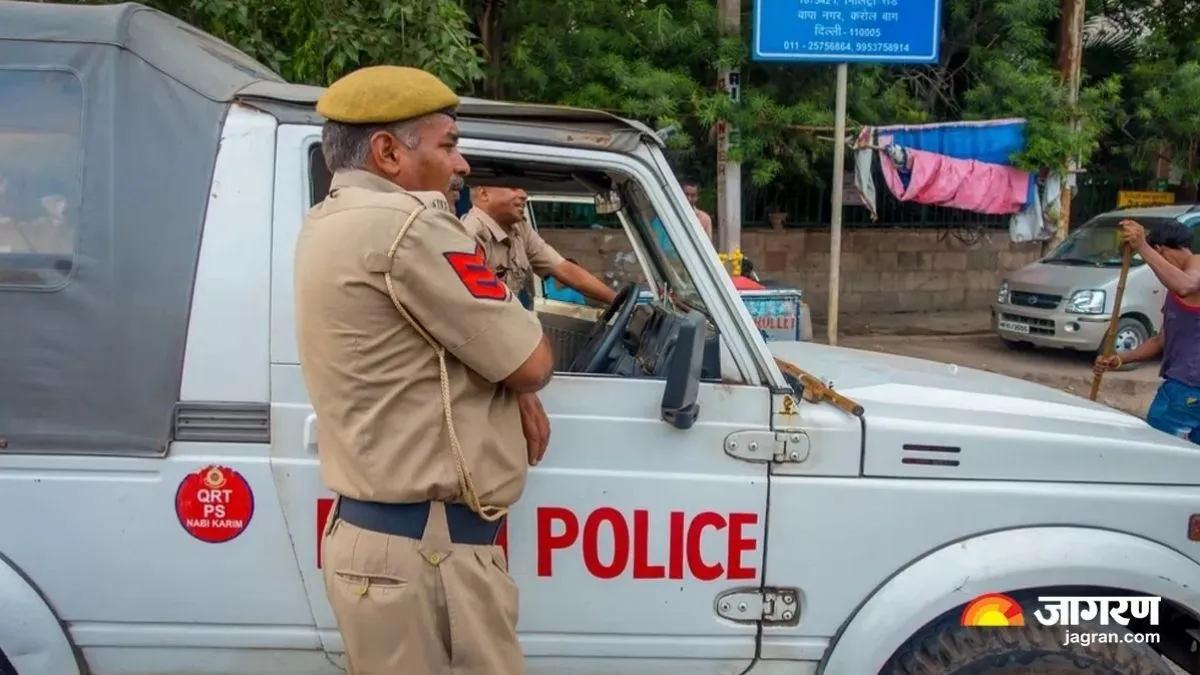 ਦਿੱਲੀ ਦੀਆਂ 4 ਅਦਾਲਤਾਂ ਤੇ 2 ਸਕੂਲਾਂ ਨੂੰ ਮਿਲੀ ਬੰਬ ਨਾਲ ਉਡਾਉਣ ਦੀ ਧਮਕੀ, ਜੈਸ਼-ਏ-ਮੁਹੰਮਦ ਦੇ ਨਾਂ ਤੋਂ ਆਇਆ ਈਮੇਲ